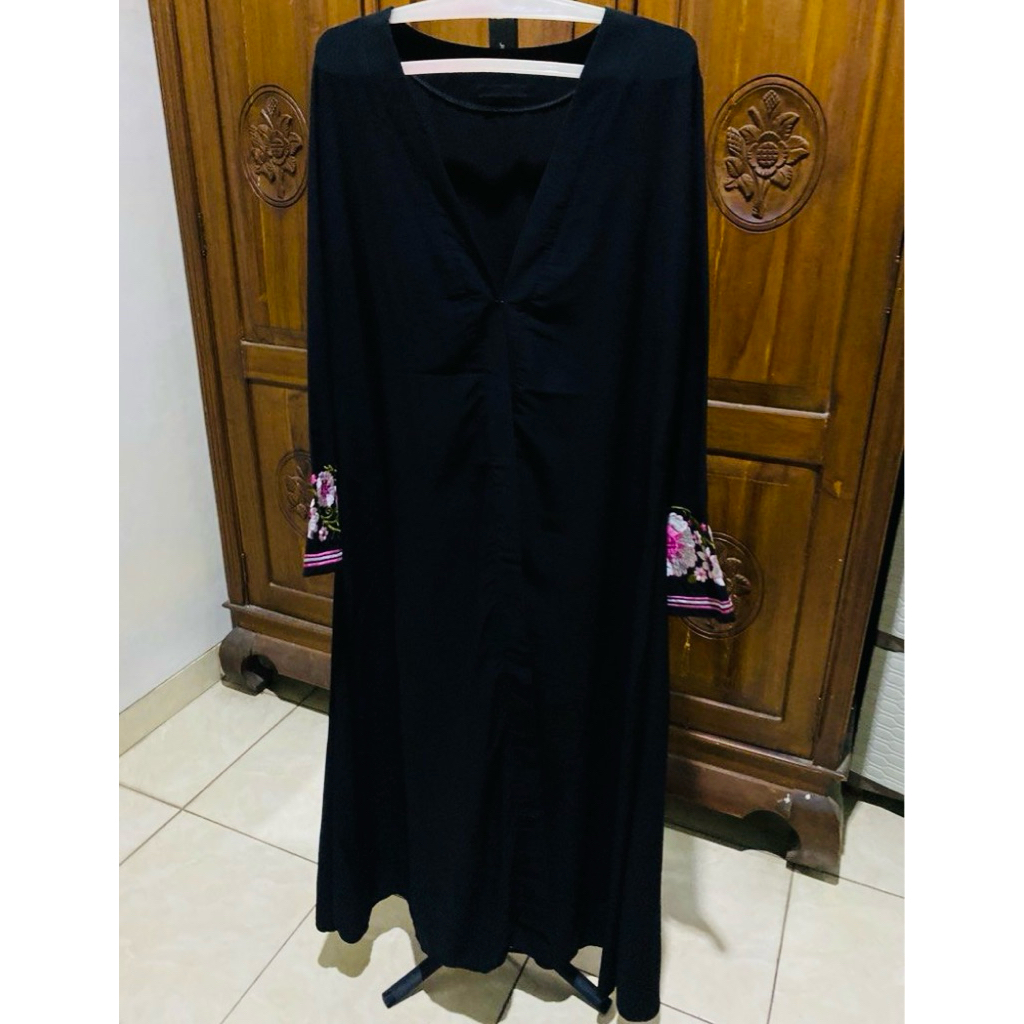 preloved abaya/ pl abaya/ preloved abaya ori saudi/ Abaya modis/ Abaya brand/ Abaya ori saudi/ abaya