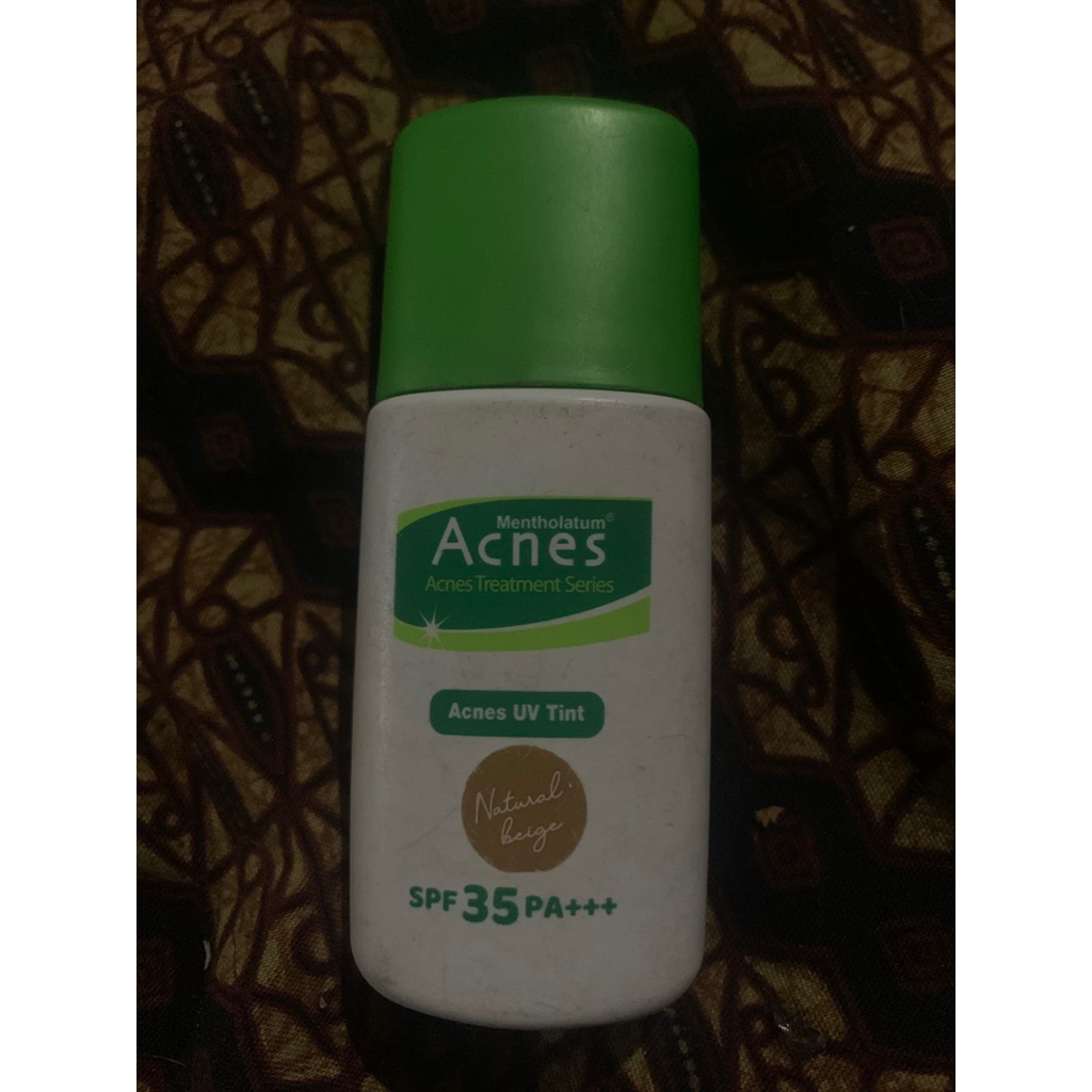 Sunscreen acnes