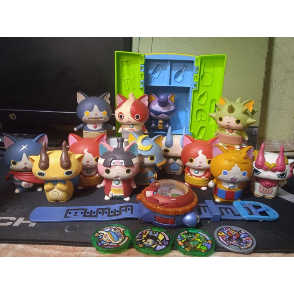 Set figure Yokai watch + Dx Yokai Zero watch + 4 Medal