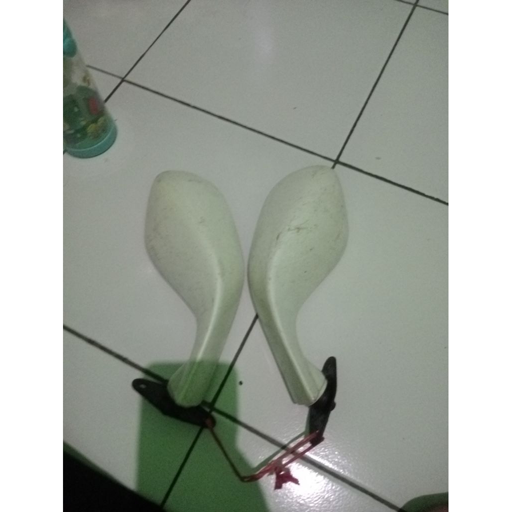 kaca spion Minerva megelli