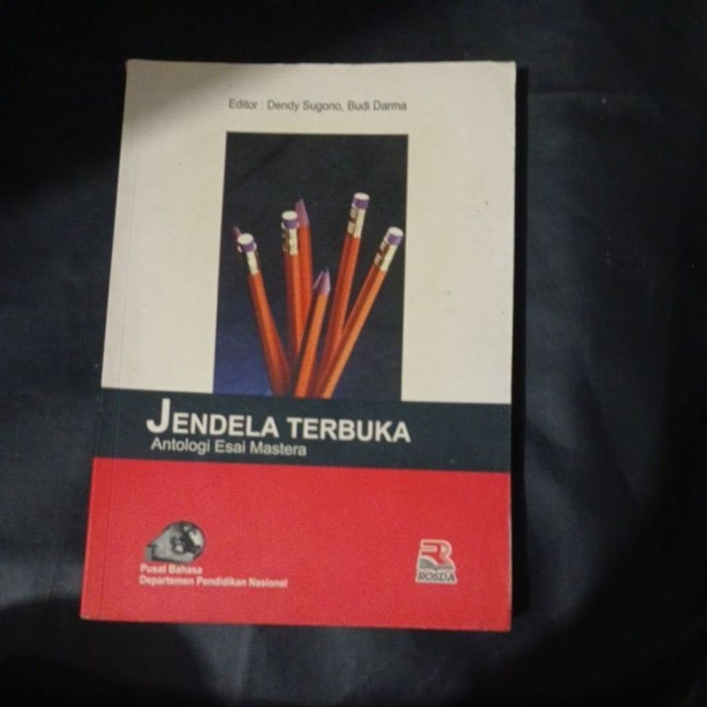 Jendela terbuka antologi esai mastera