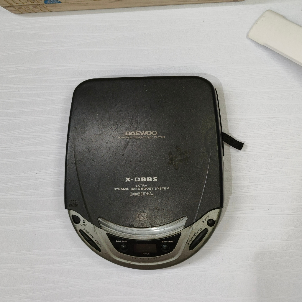 CDPlayer Discman Daewoo UNTEST - Mati Total