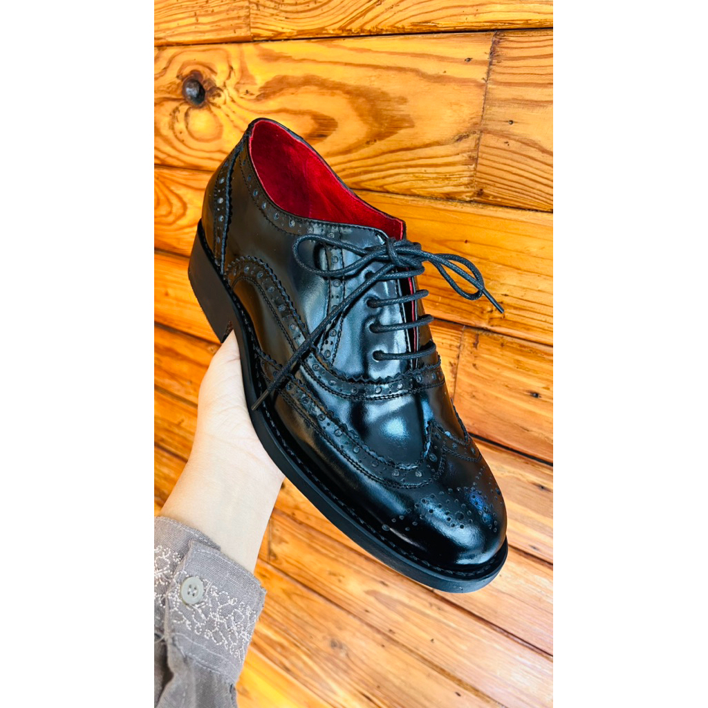 Sepatu wingtip Kulit Pria