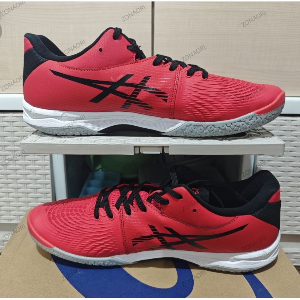 Preloved - Sepatu Badminton Asics Court Contril FF3