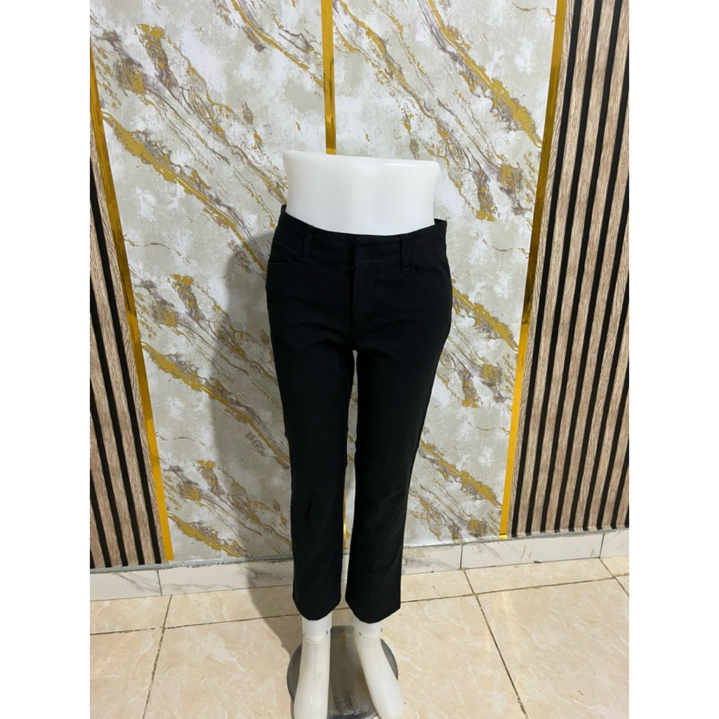 Uniqlo Celana Ankle Pants Wanita