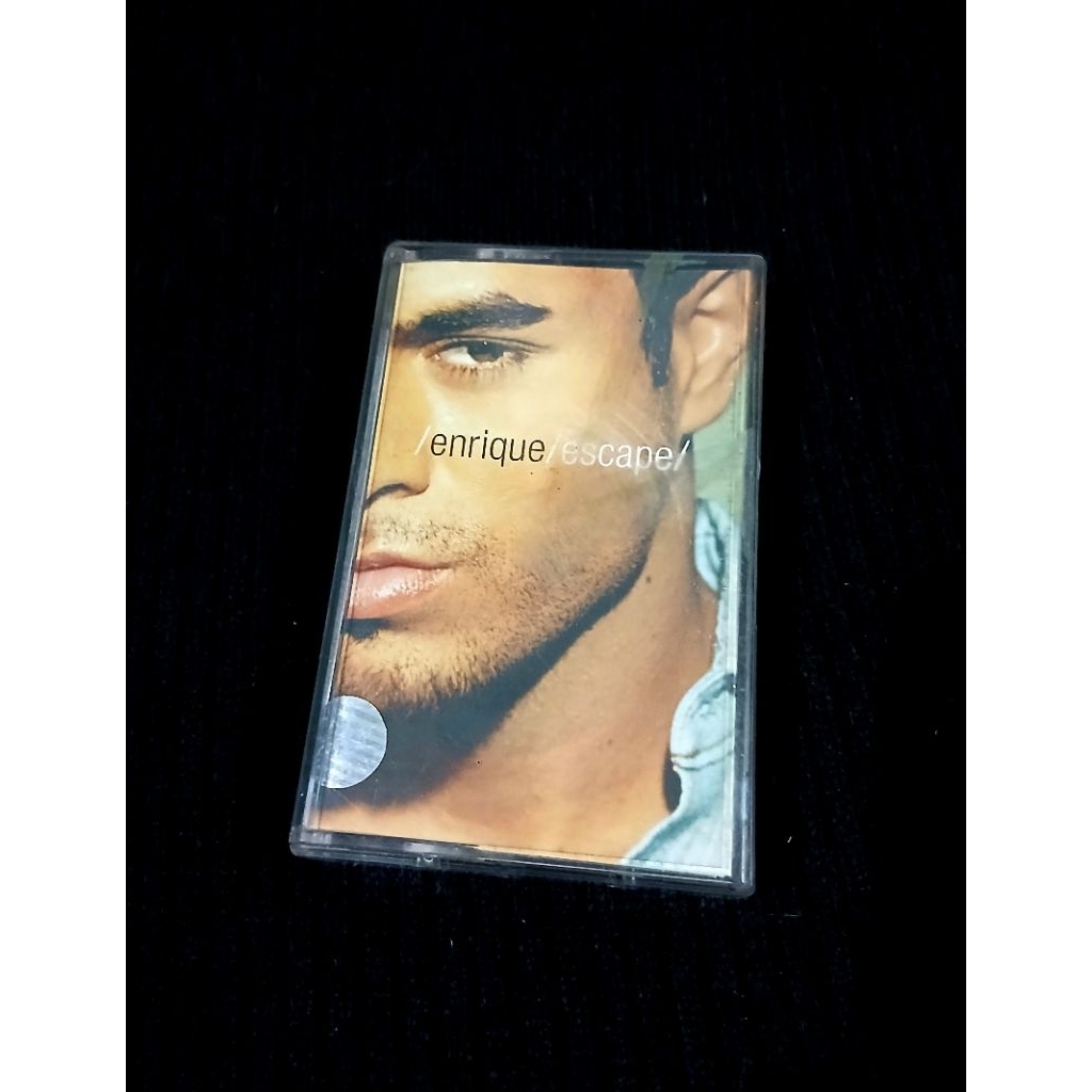 Kaset Pita ENRIQUE IGLESIAS - Escape || Cover Kaku Ada Sign Kecil