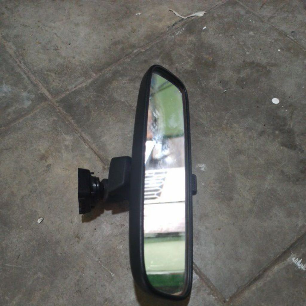 spion tengah innova lama innova lama