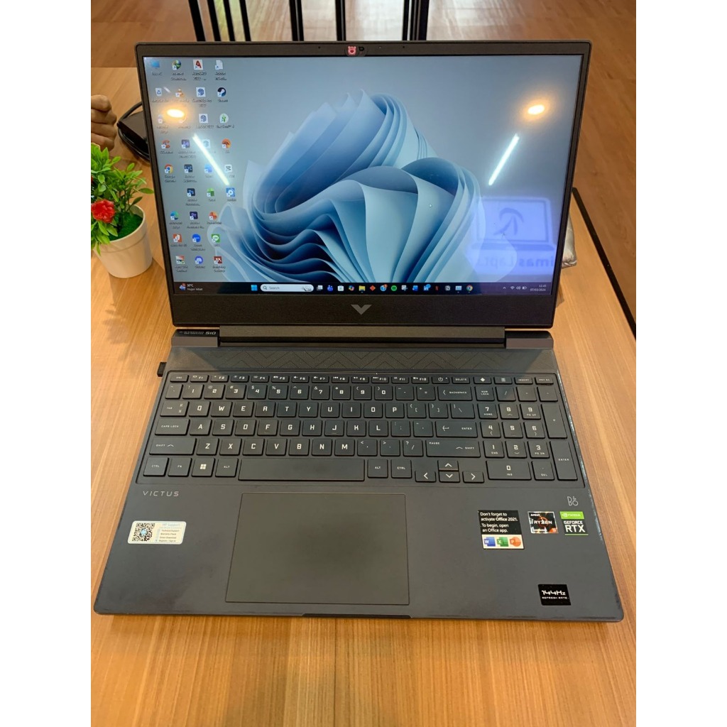 HP VICTUS AMD RYZEN 5 5600H RTX 3050 16/512GB