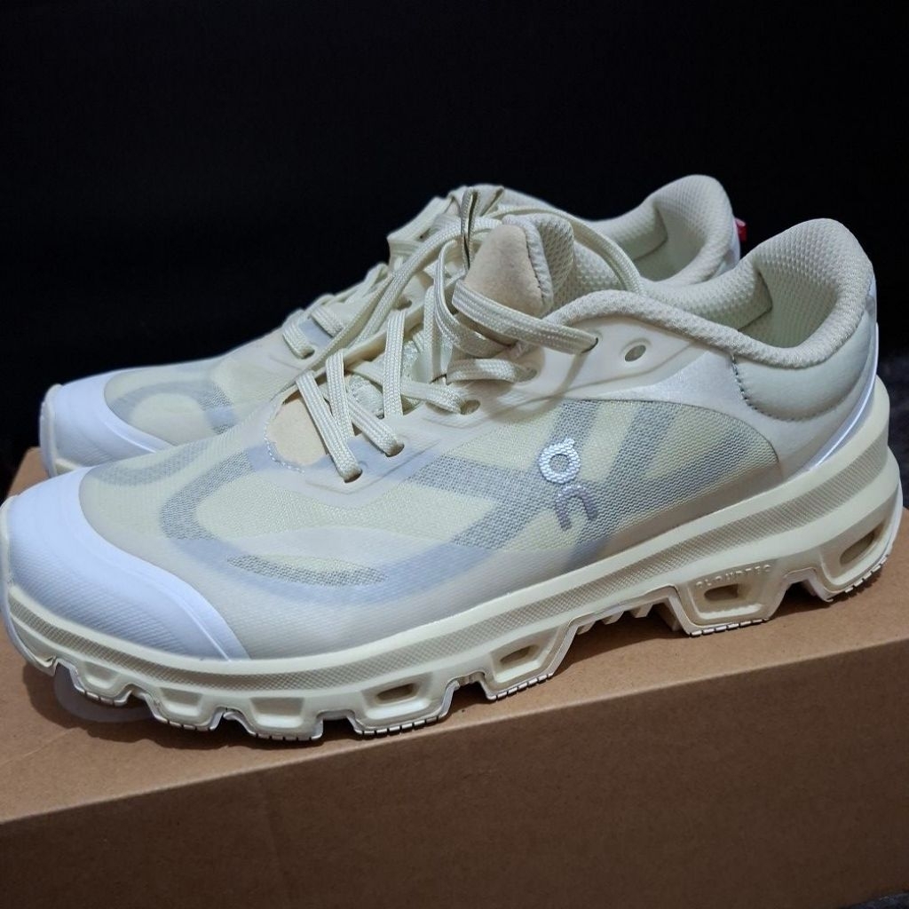 [PRELOVED] ONCLOUDxLOEWE CLOUDVENTURE