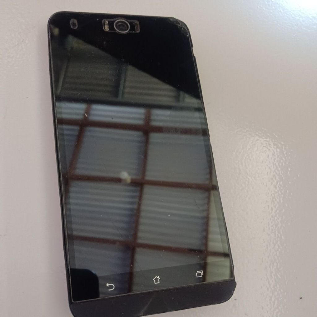 Asus Zenfone Selfie ZOOUDC minus