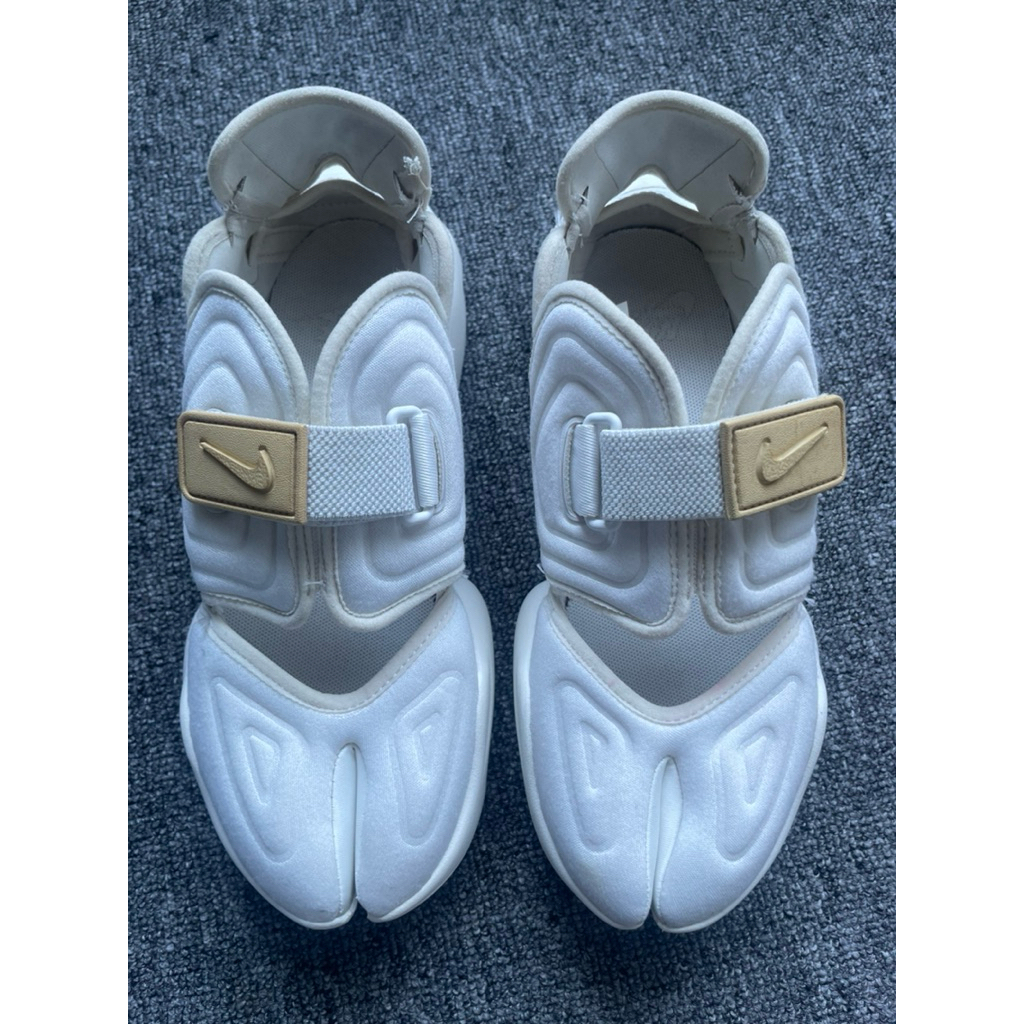 Preloved Nike Aqua Rift Beige