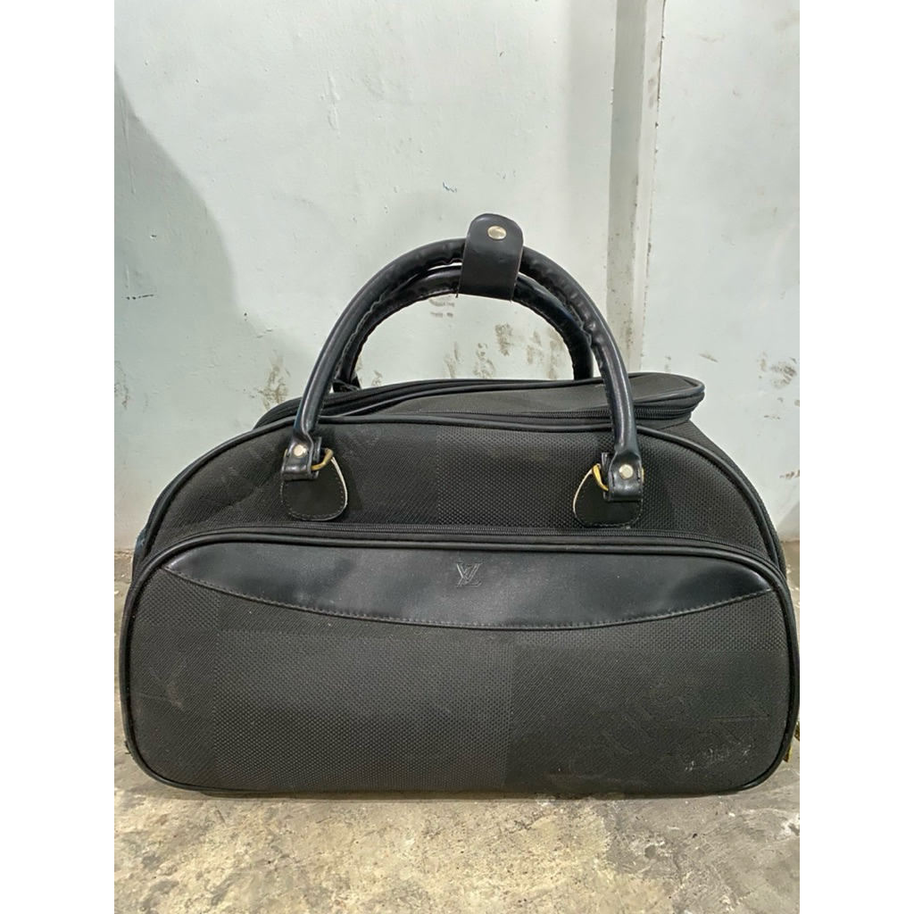 PL Travel Trolley Bag LV 19inch Hitam Dewasa (Minus pegangan zip patah gambar terakhir). Iz