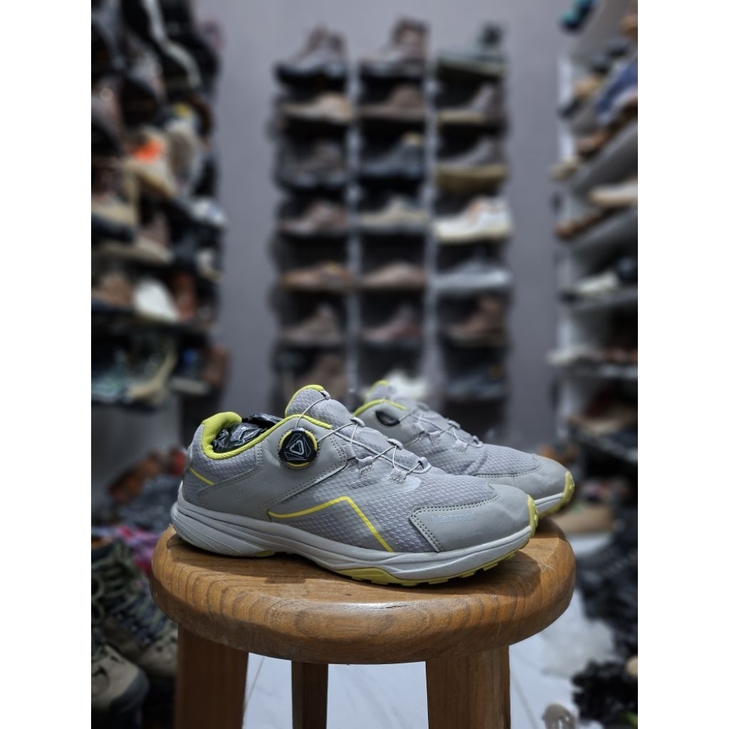Sepatu trailrun outdoor hiking MARMOT boa size 42,5