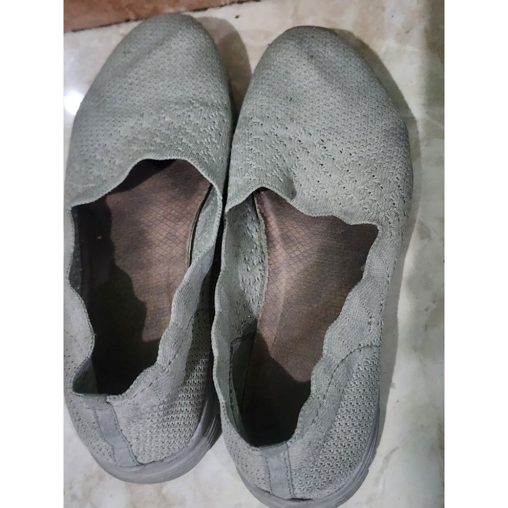 Sepatu Wanita Skechers Alas Kaki- Preloved