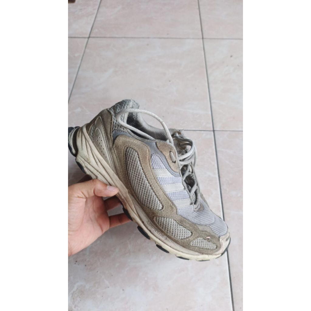 ADIDAS SHADOW TURF SIZE 42 SECOND