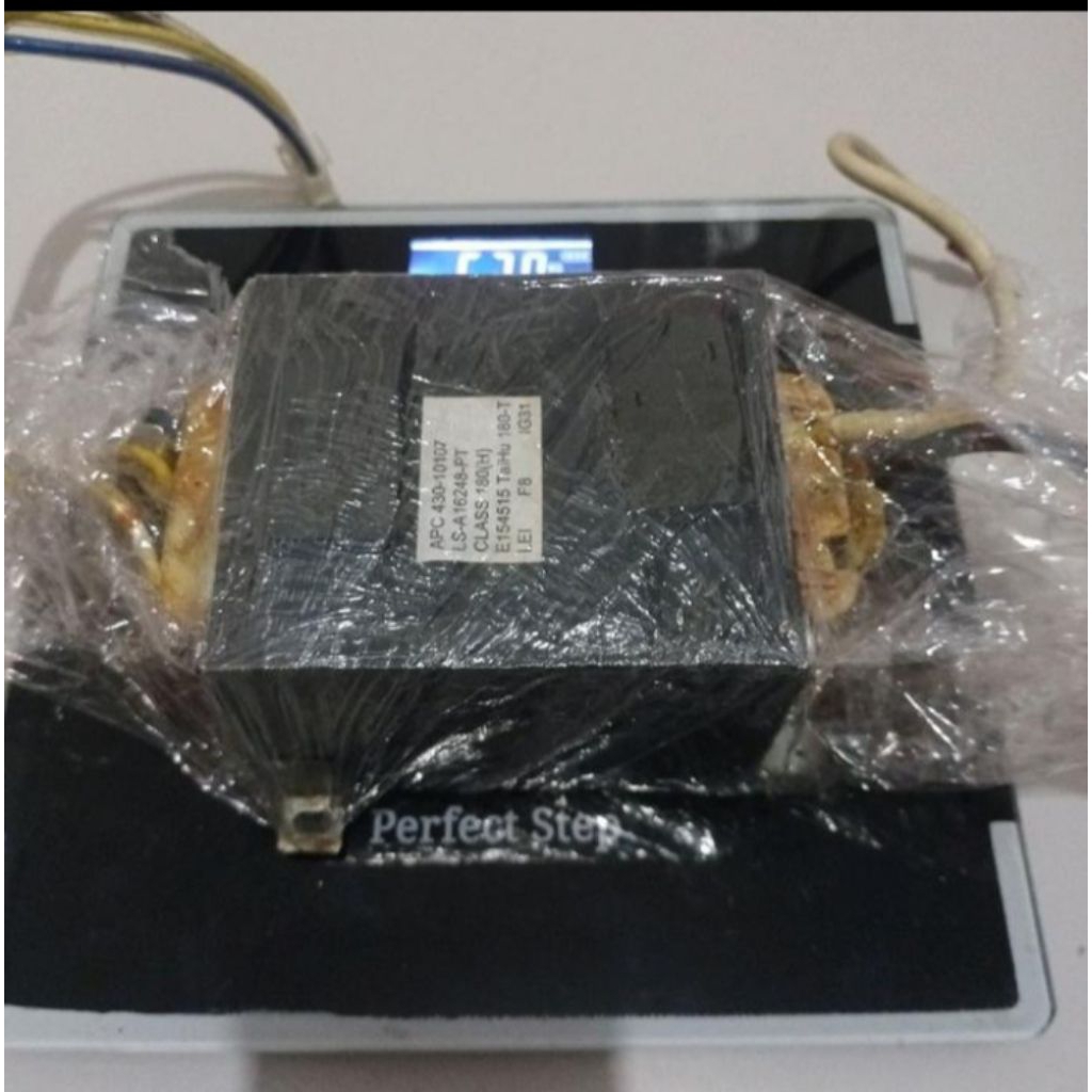 trafo ups apc 3kva smt3000 2700w bekas