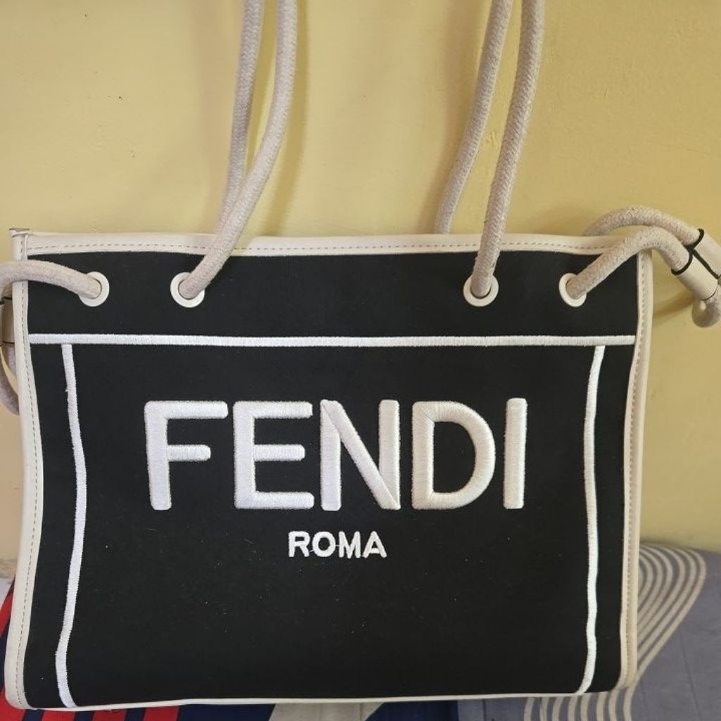 preloved tote fendi