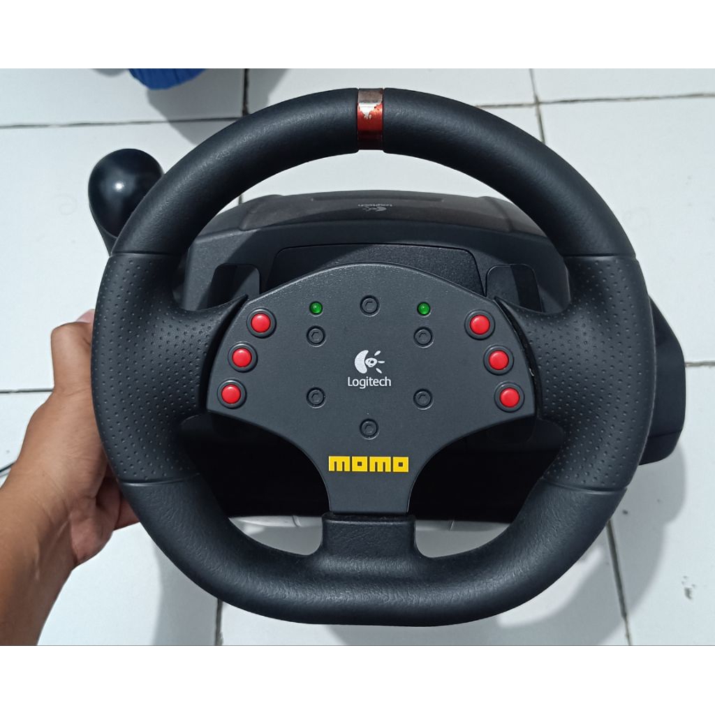Steering Wheel Logitech Momo Racing