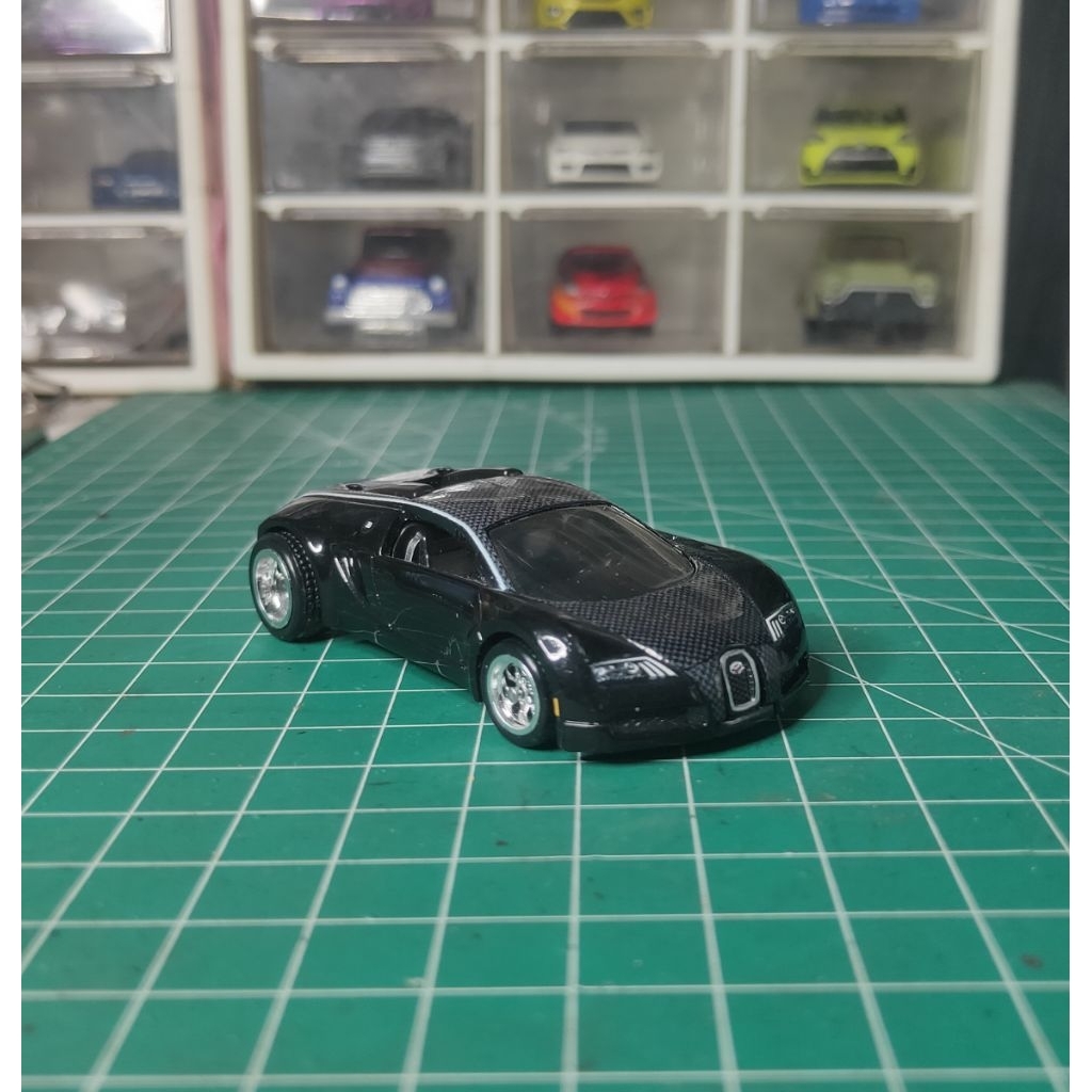 hotwheels Bugatti Veyron premium loose diorama