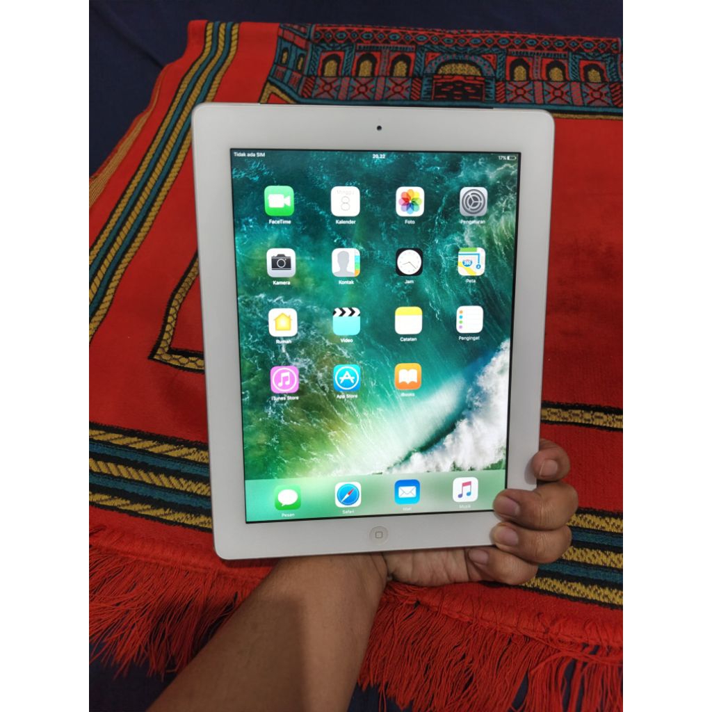 ipad 4 64gb 9.7in bagus normal baterai jumbo awet smua layar lega tablet bekas murah