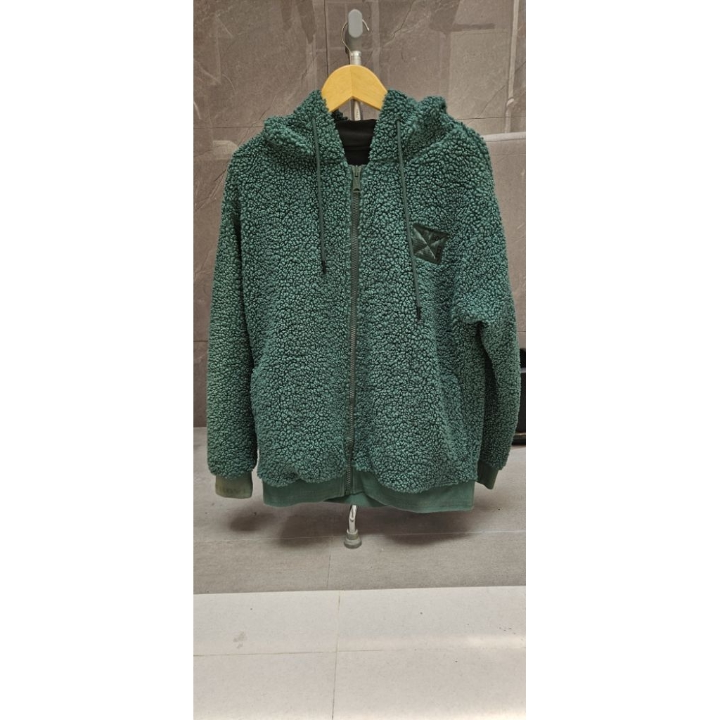 Hudi Zipper Boy London Serpha,Harga 800rb, Nego, Full tags, Full Tapped di karet tangan dan bawah, C