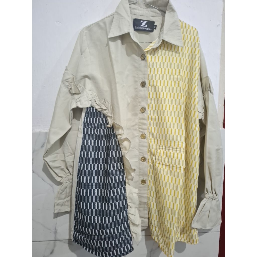 Zaskia Sungkar Blouse size M