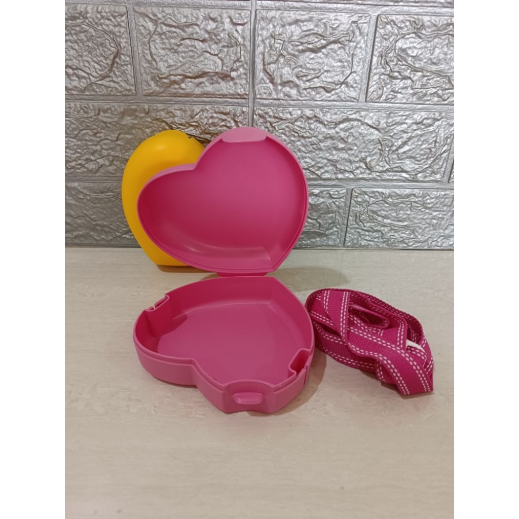 Heart Snack Keeper Box Tupperware