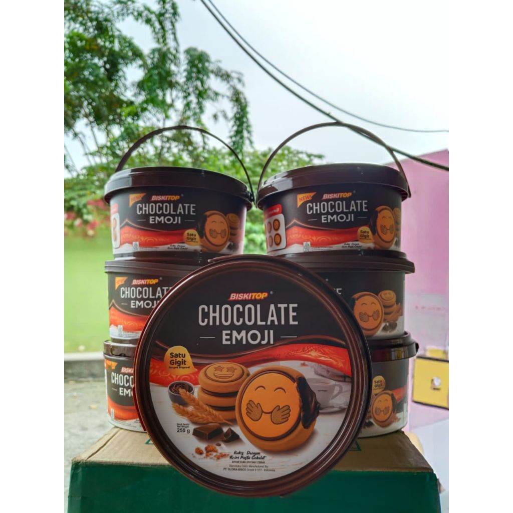 Biskitop chocolate EMOJI