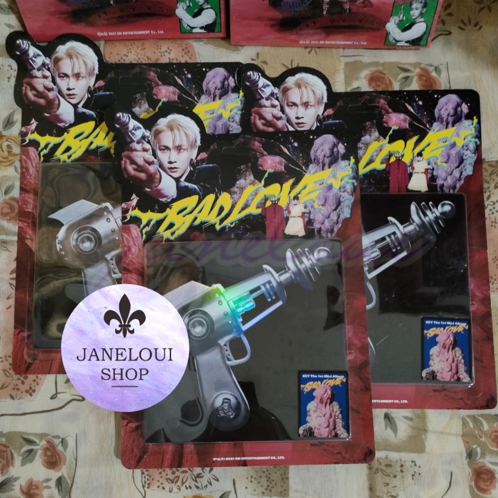 [CLEARANCE STOCK] Shinee Key Album BAD LOVE Cassette Tape Ver Space Ray Ver PC Poster / Jjingguking 
