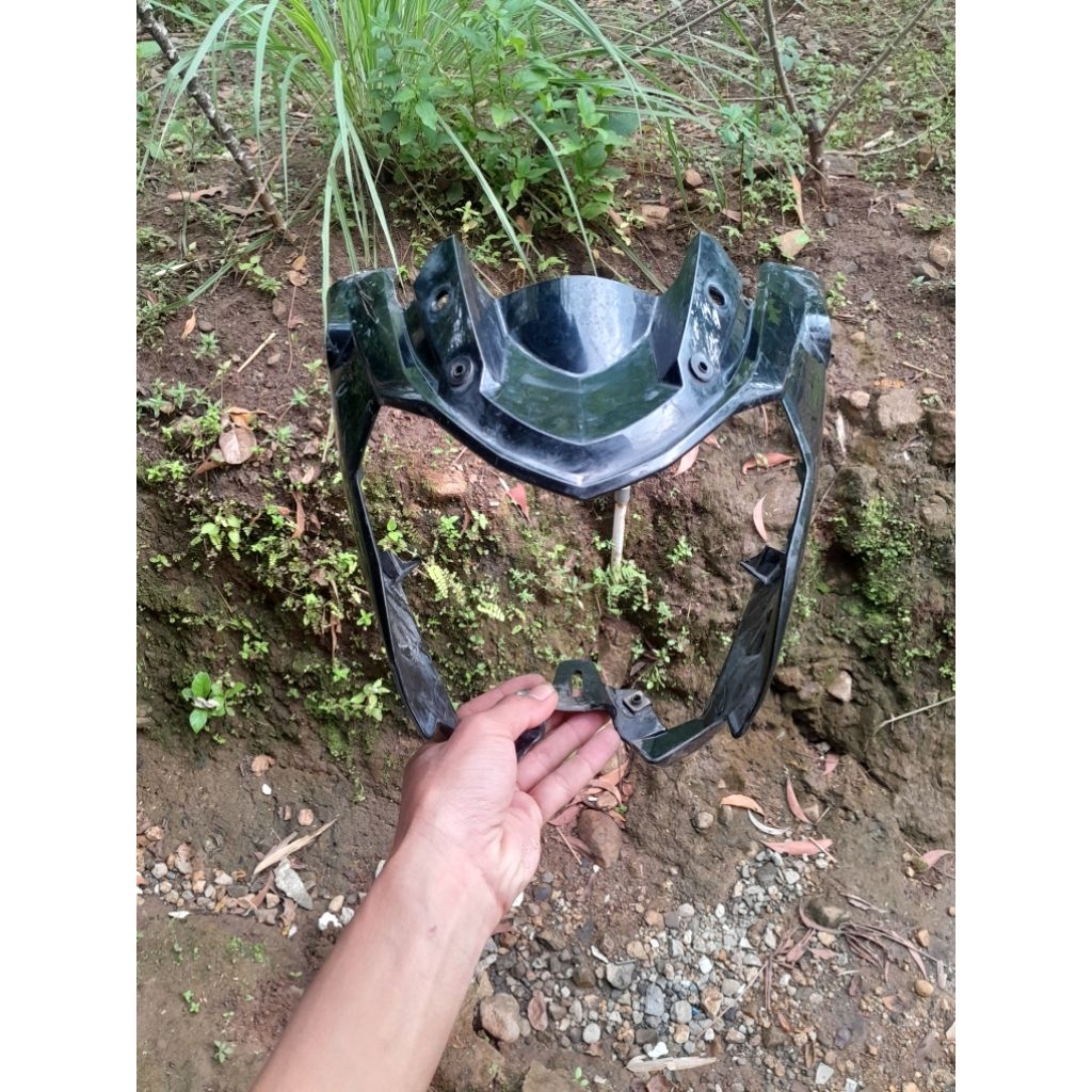 Batok lampu depan yamaha vixion new original