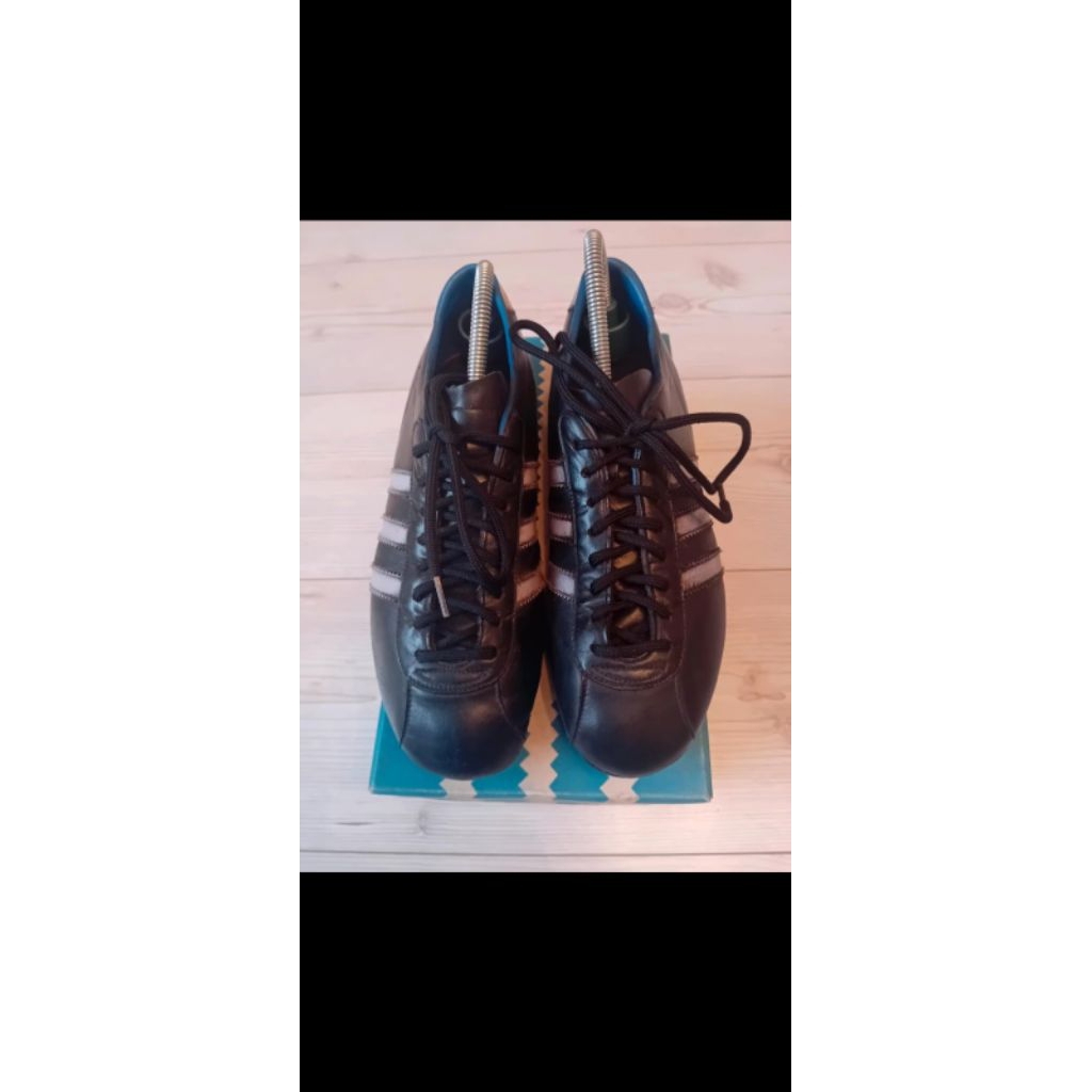 Sepatu bola Adidas vintage jadul