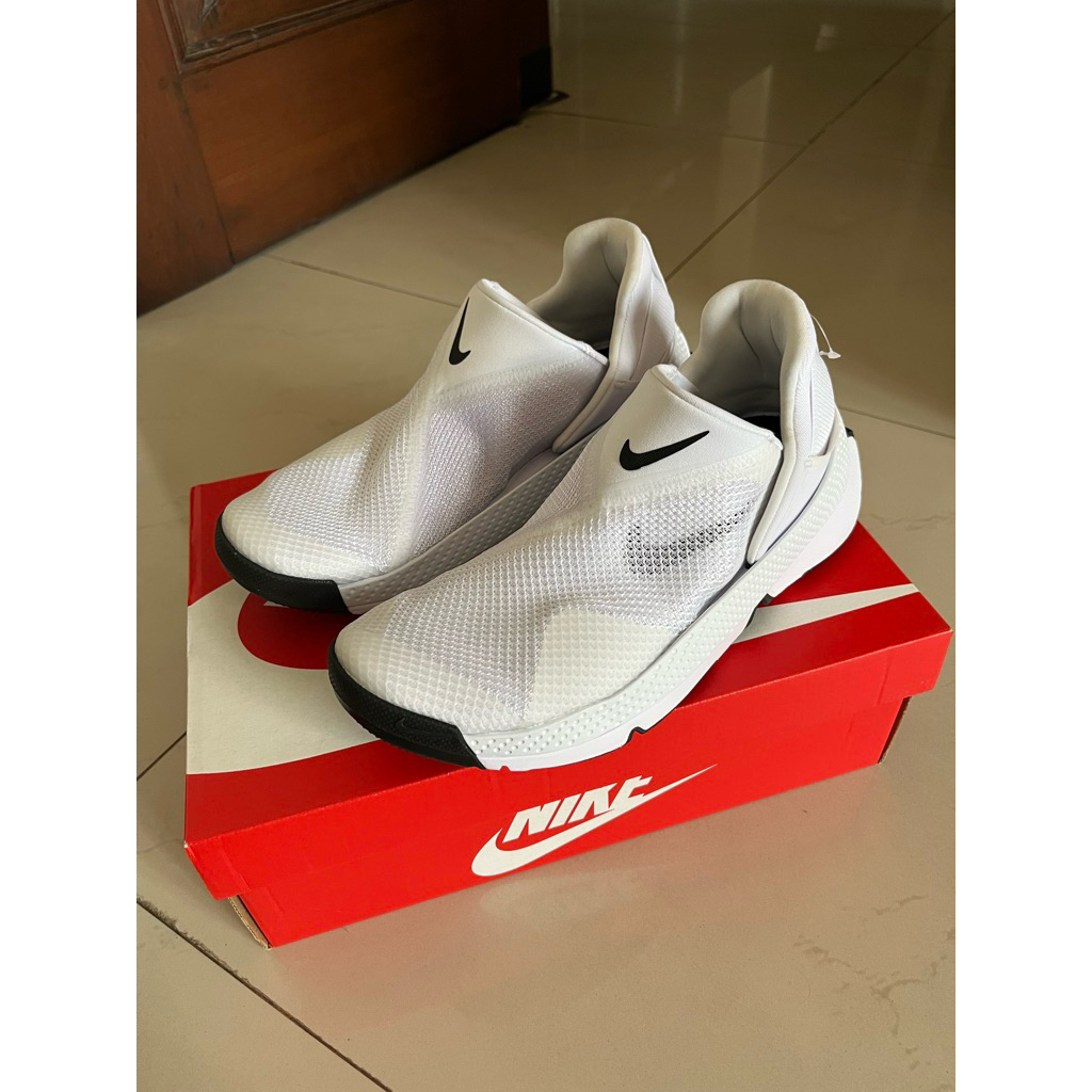 Nike Go FlyEase White