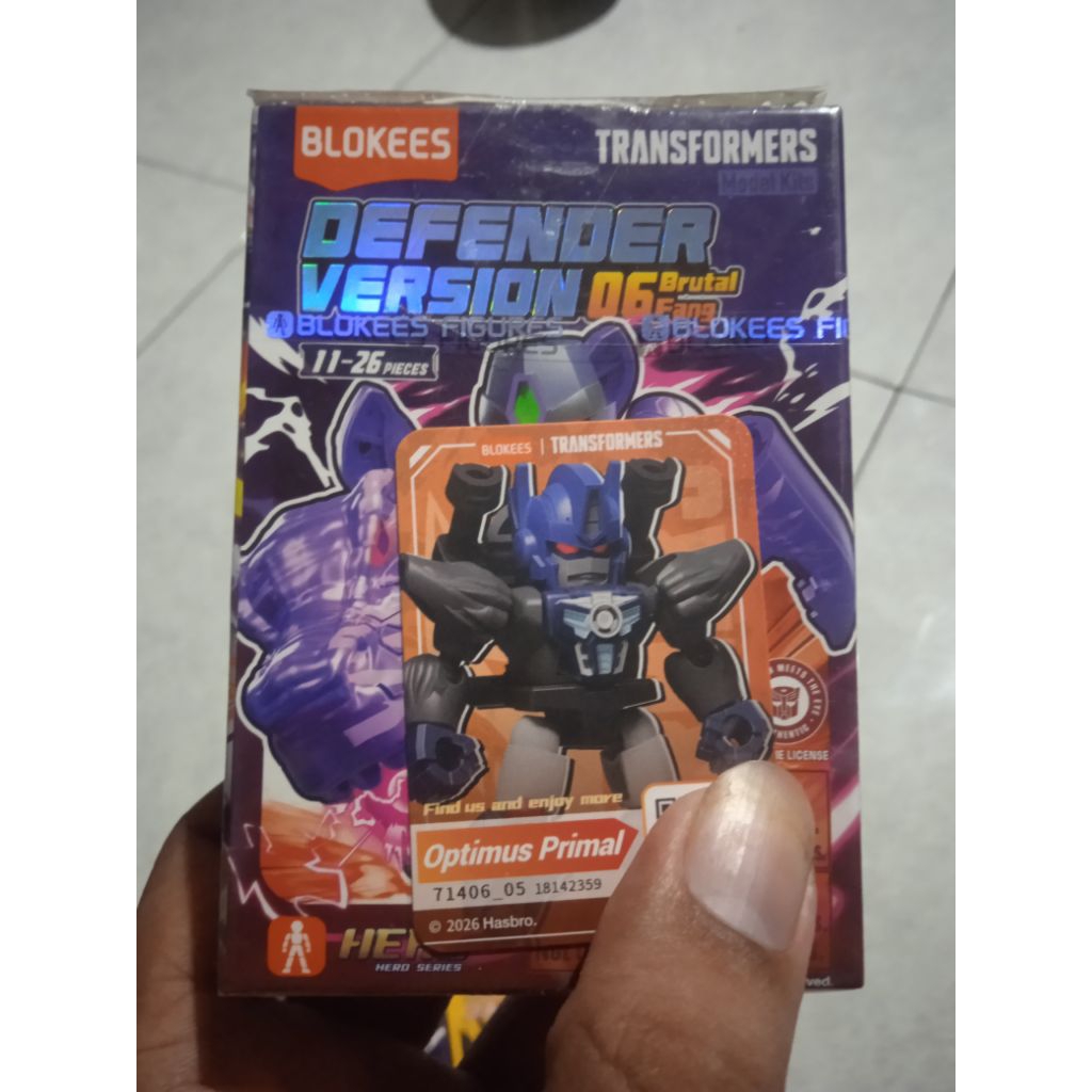 BLOKEES Optimus primal DV06