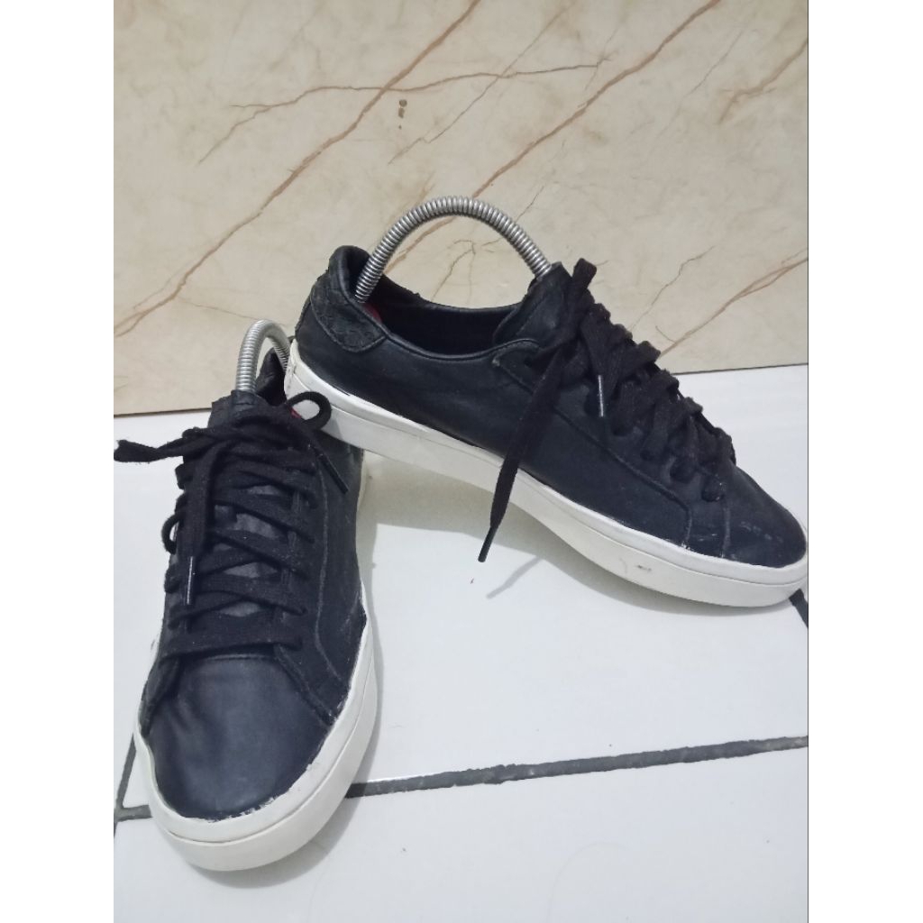 sepatu adidas discovery preloved