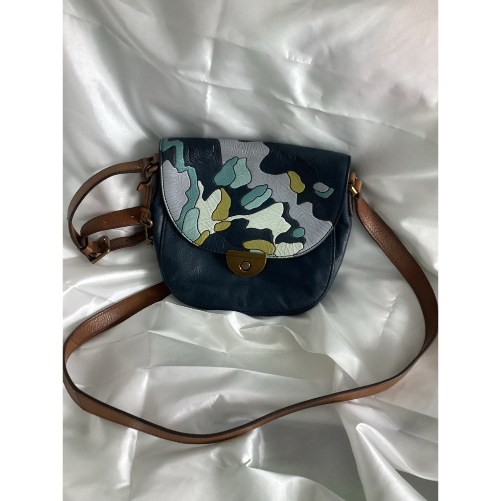 ocil sling bag preloved