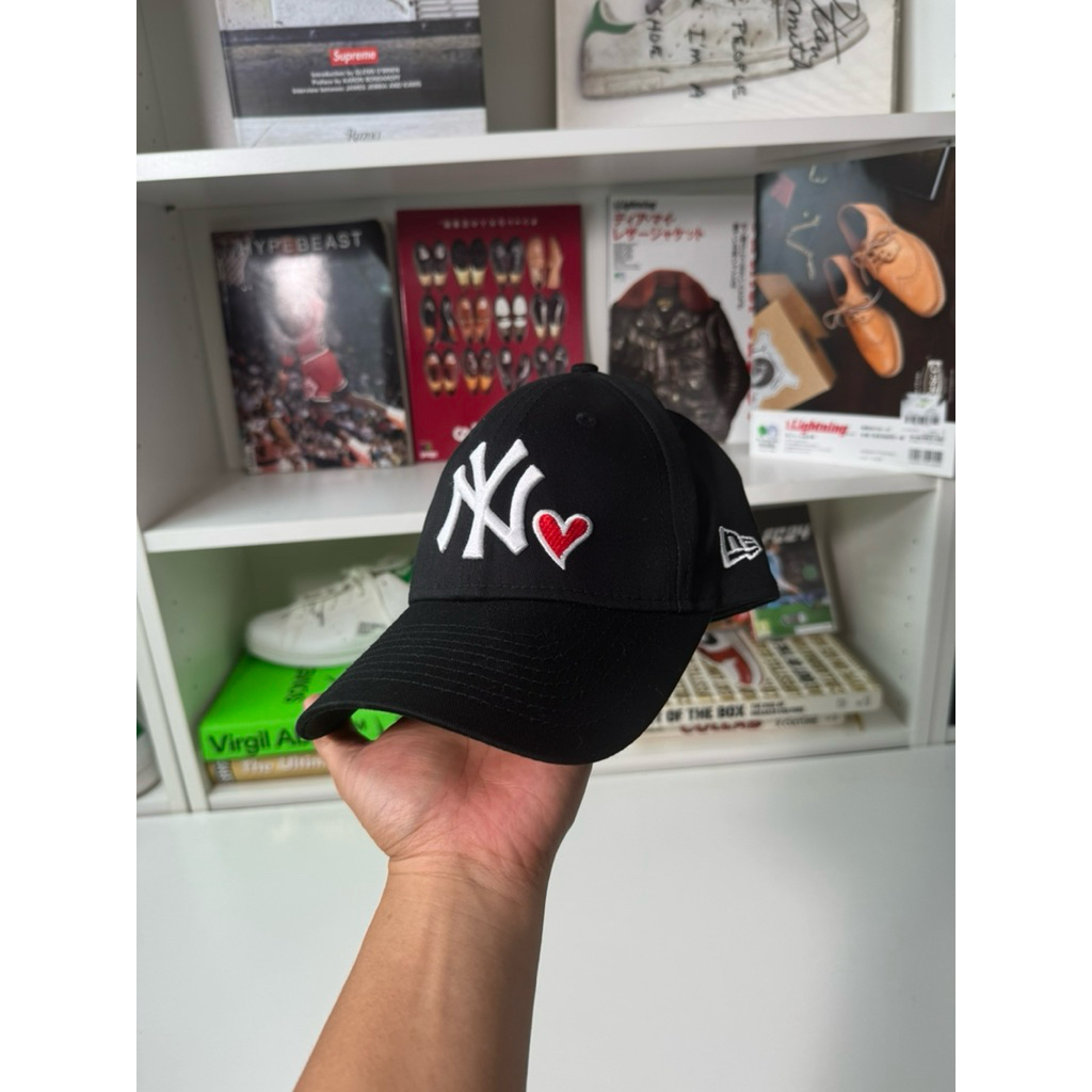 Topi new era mlb ny yankees red heart shadow cap black