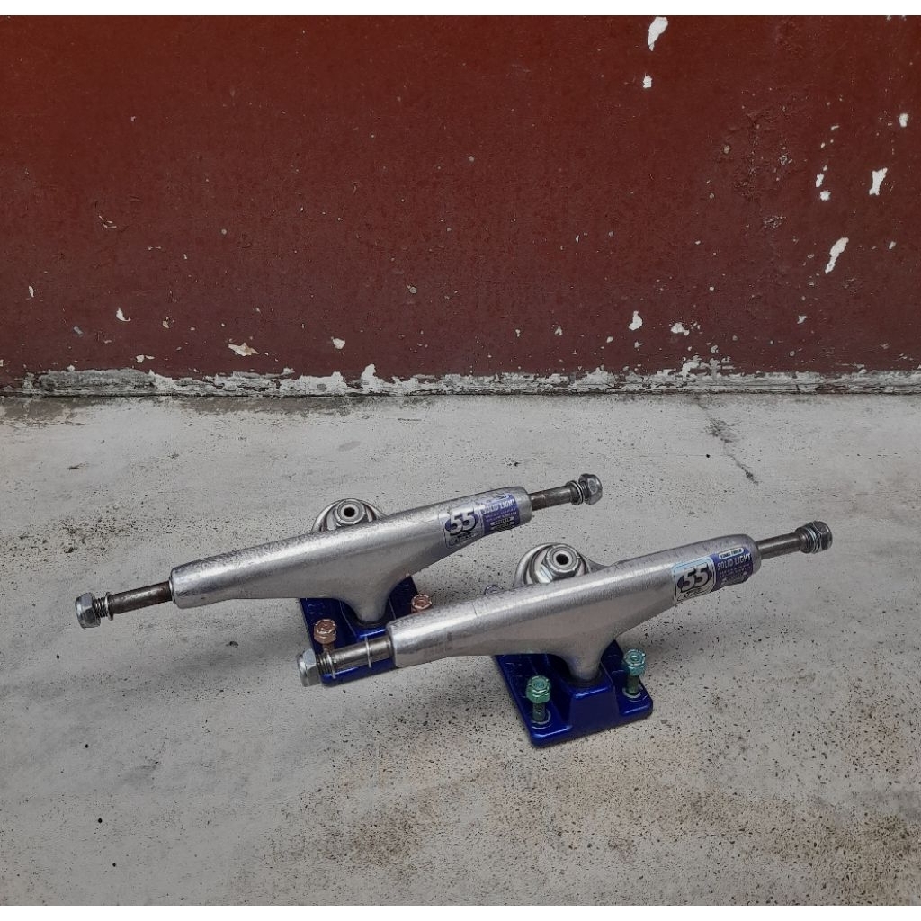 Skateboard Truck Etaks light + free boltnuts second / bekas