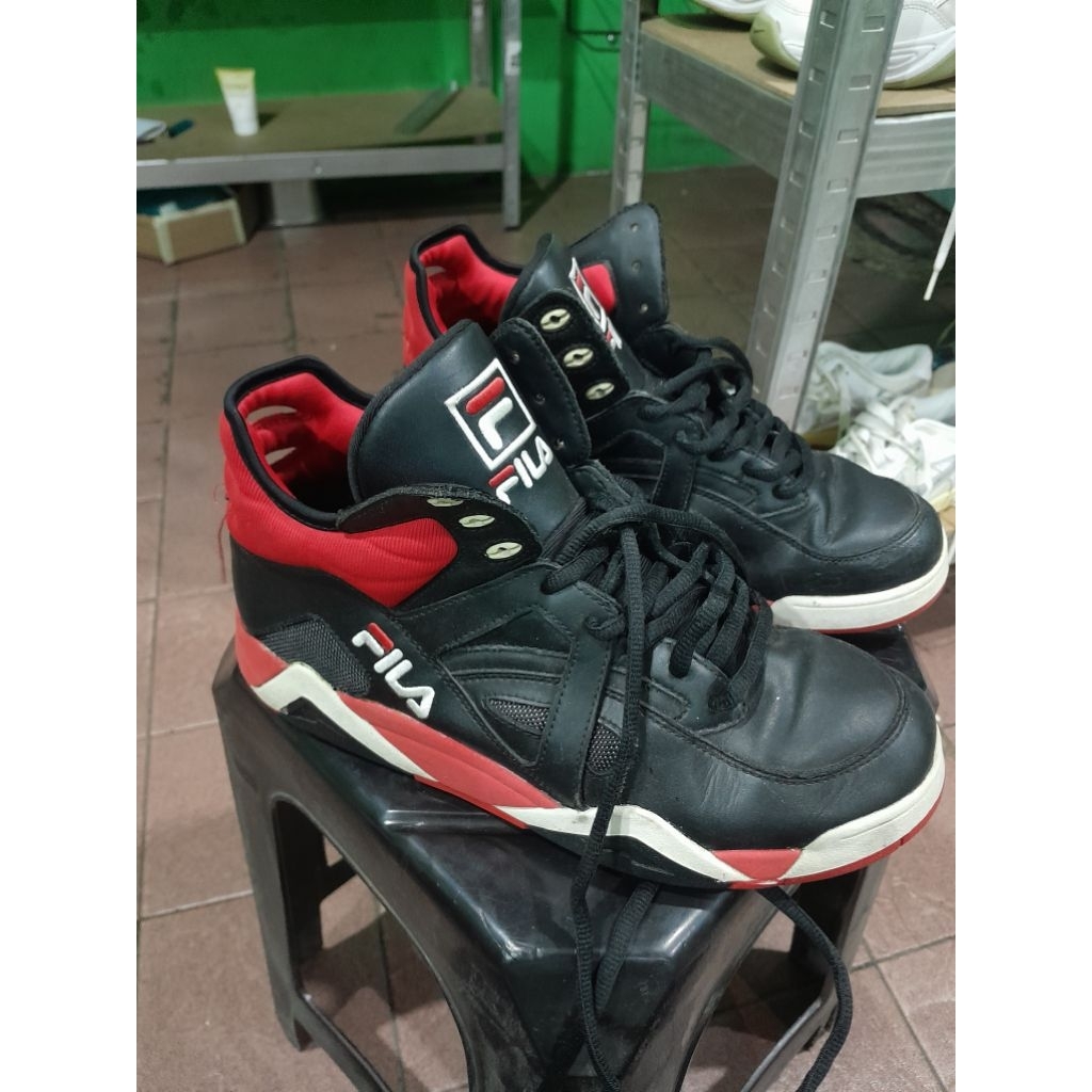 Sepatu FILA Basket Mid Black Red Original Size 42 Sneakers Pria