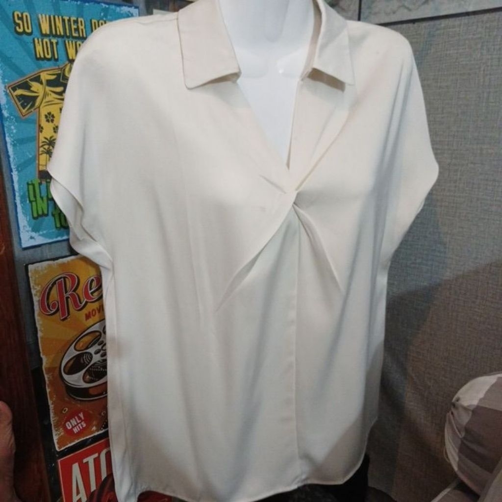 atasan wanita blouse putih satin