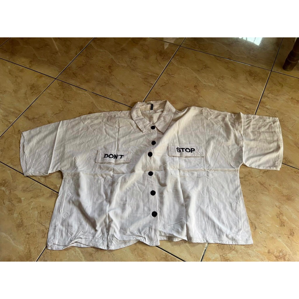 Kemeja Putih by COLORBOX Preloved (PL) Atasan Wanita Pendek