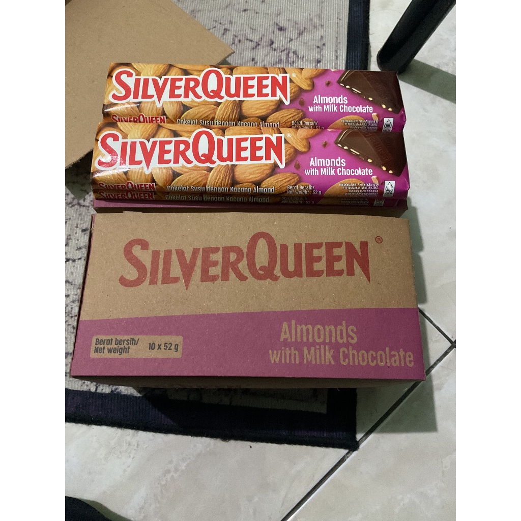 SilverQueen Almond ukuran besar 52grm Coklat Silverqueen Murah Grosir ( 1 kotak isi 10)