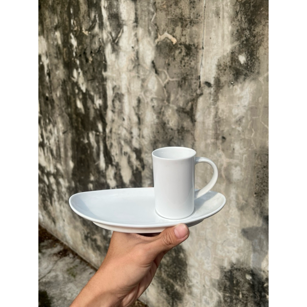 Piring lepek keramik oval + Gelas keramik Expresso Putih Polos Sango