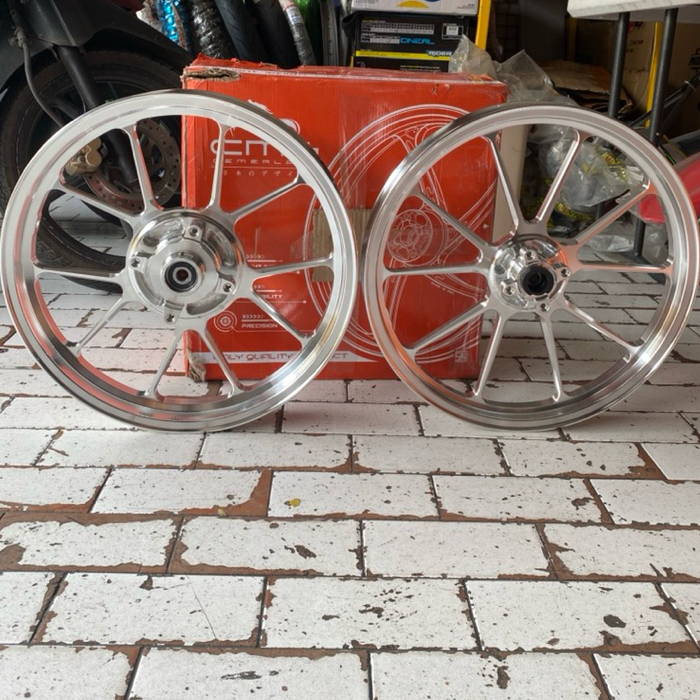 CMG VELG MOTOR NINJA R EXACT 185/250 RING 17 SILVER