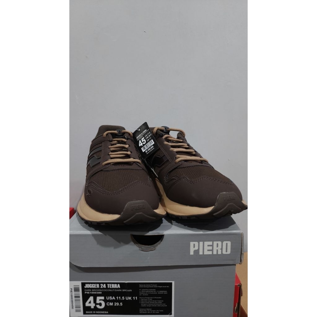 Sepatu Sneakers Piero Jogger 24 tera