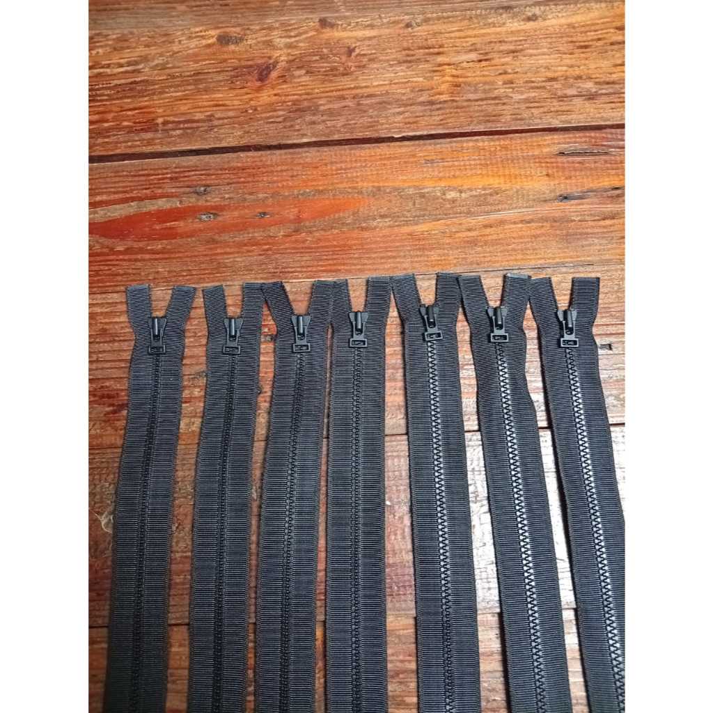 Resleting jaket YKK vislon no 3 panjang bervariasi warna hitam