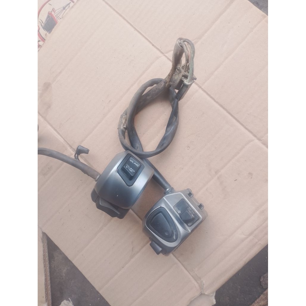 Sakelar./Saklar./Holider./Set./Kanan./kiri./Honda./Scoopy./Fi.k16./Kondisi./original./Lepasan