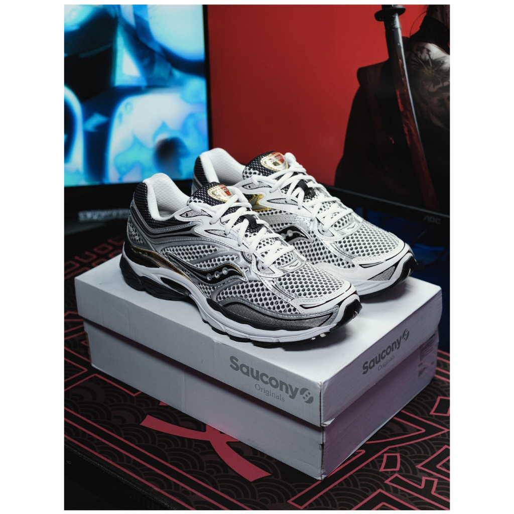 Saucony Progrid Omni 9 White Gold