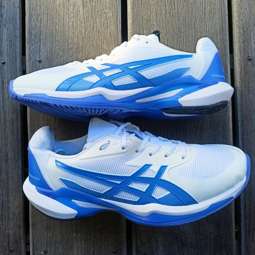 Sepatu Voli Asics