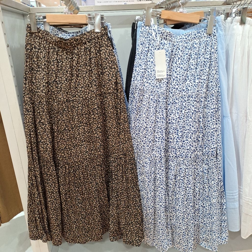 ROK MAXI panel wanita uniqlo