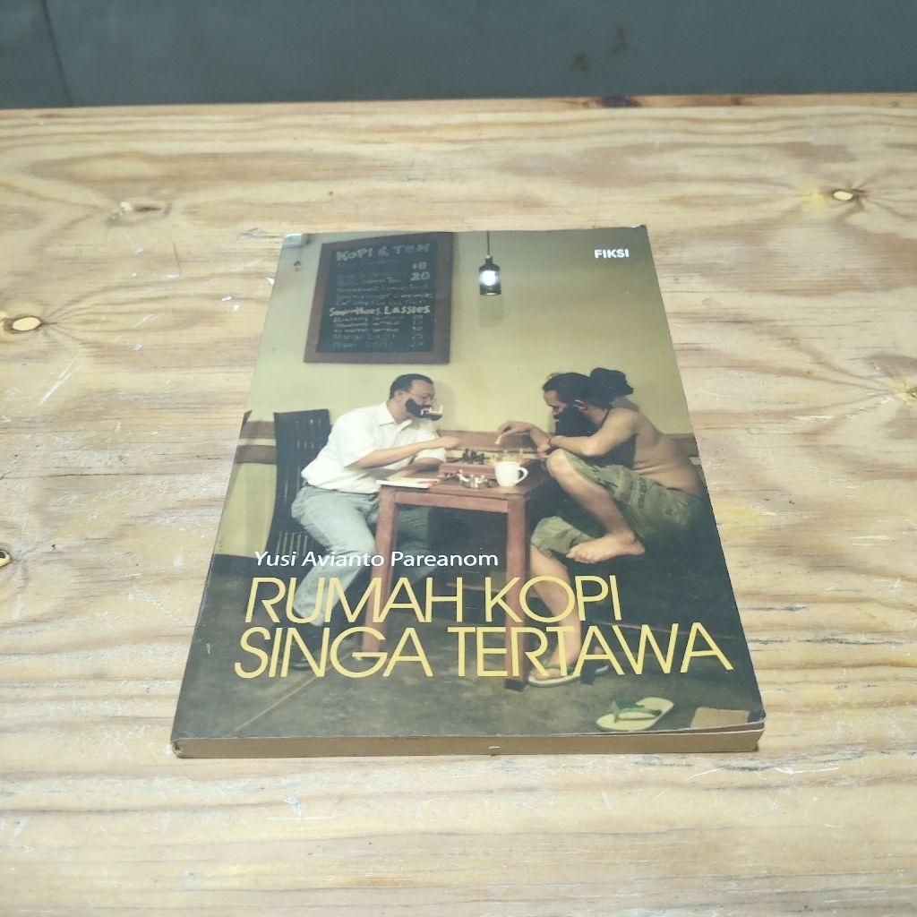 Novel Rumah Kopi Singa Tertawa